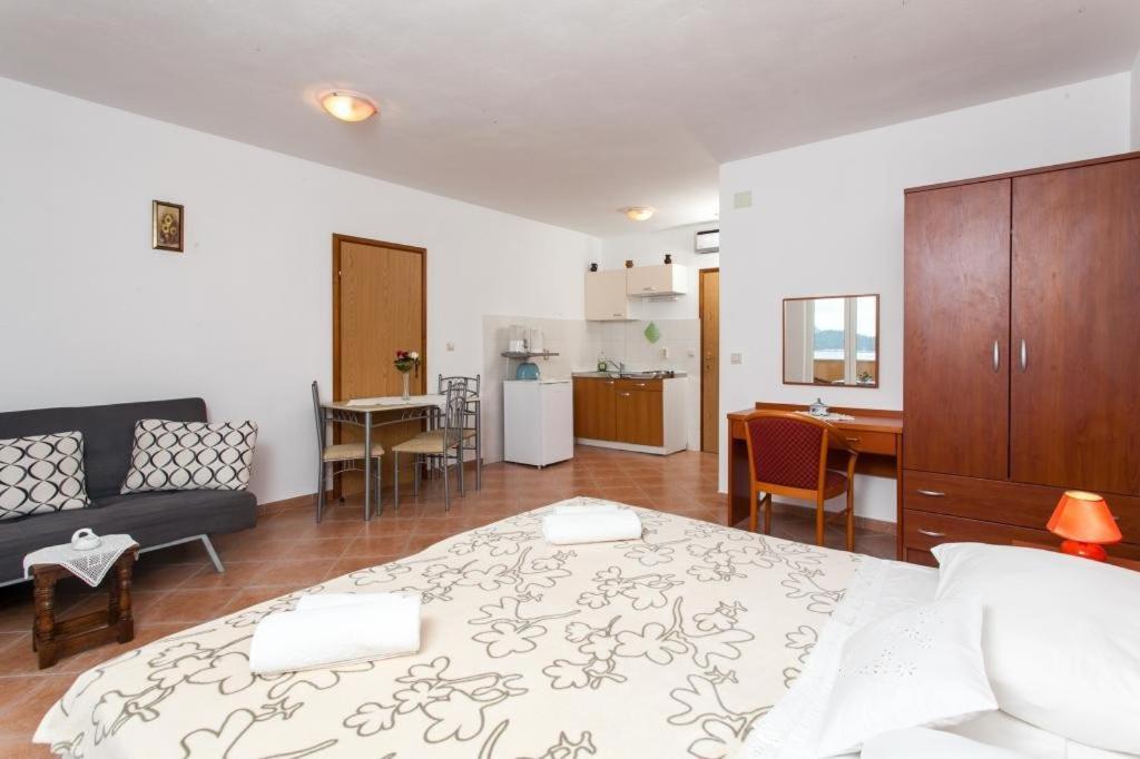 Apartments Ana Lopud Phòng bức ảnh